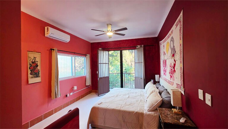 Efrain bedroom jungle balcony view 2 la joya escondita