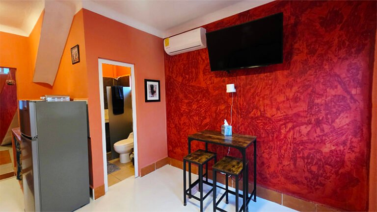 Efrain dining area la joya escondita